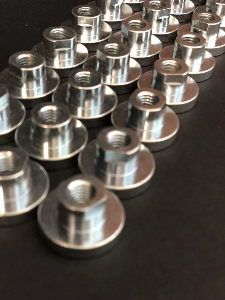 Závitové komponenty