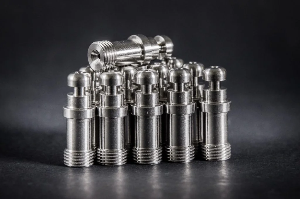 Závitové koncovky.